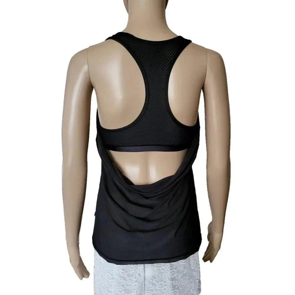 Lululemon Fit Physique Tank black build in padded bra size 8 - Picture 5 of 6